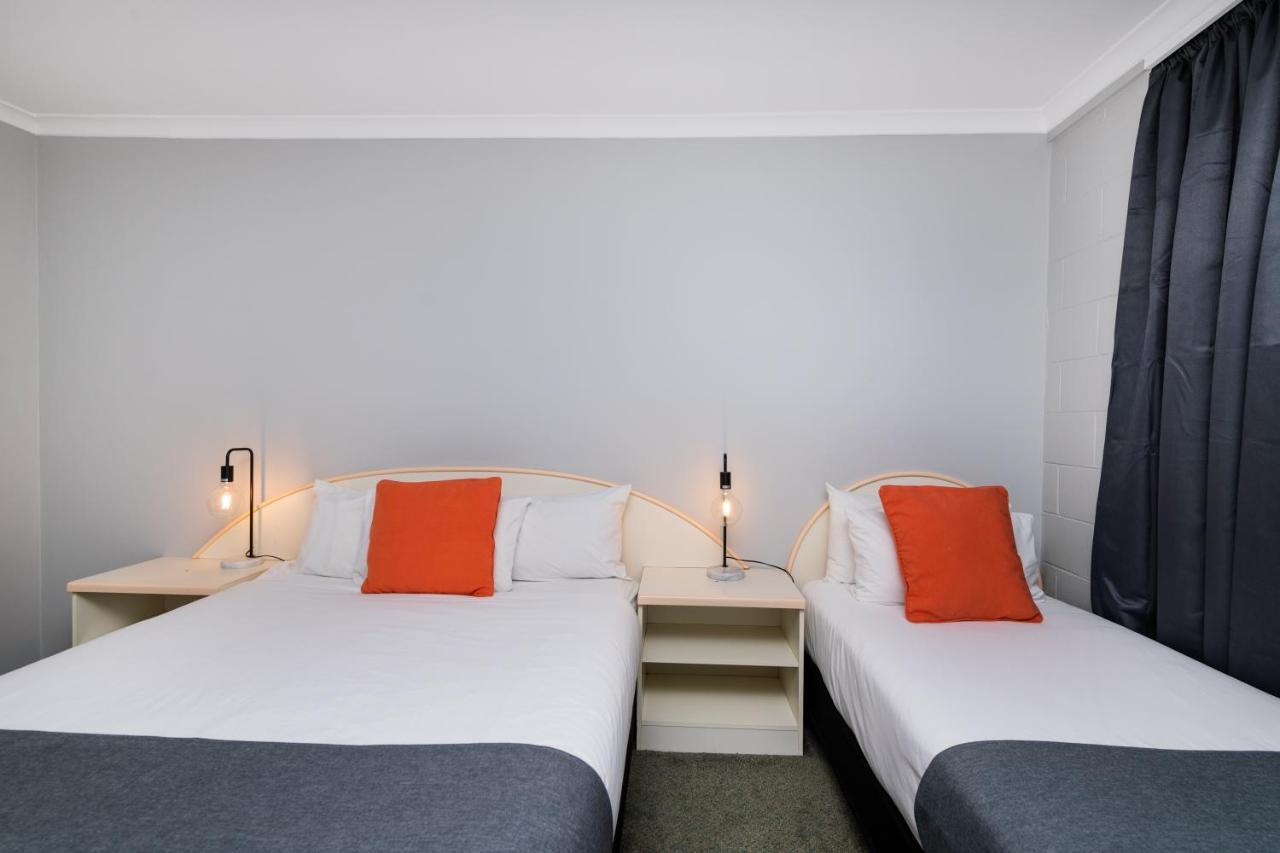 River Motel Куинбиан Экстерьер фото